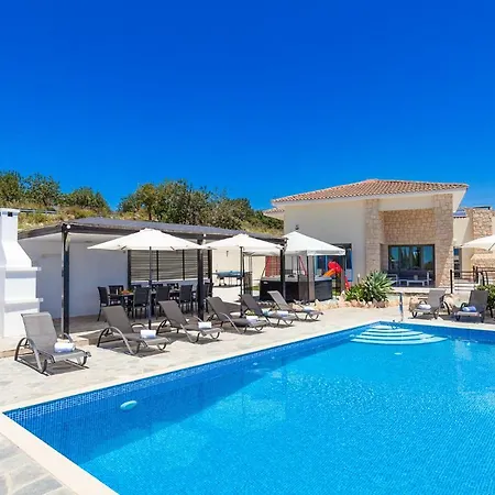 Martini Villa Pégeia